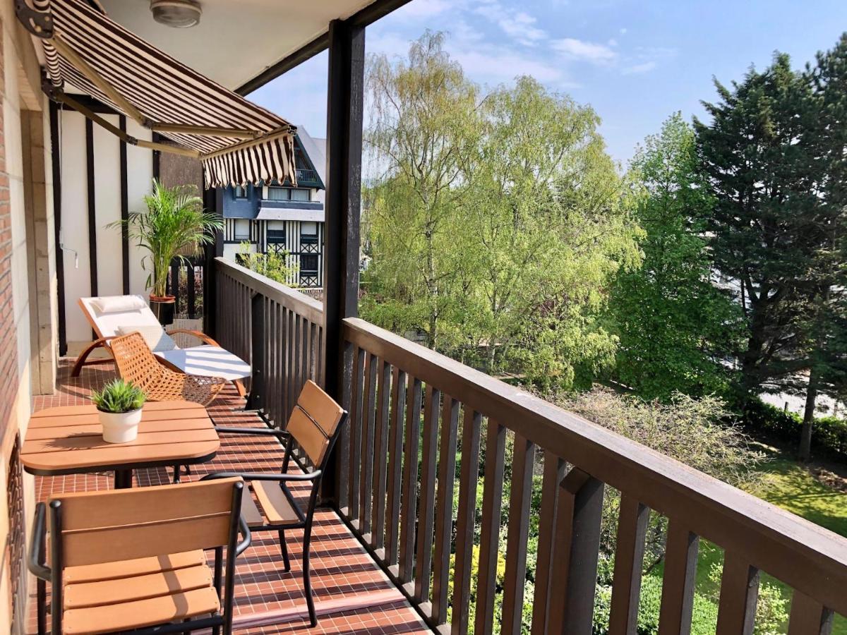 Beau Studio Terrasse Vue Jardin - A 2 Pas De La Mer ドーヴィル エクステリア 写真